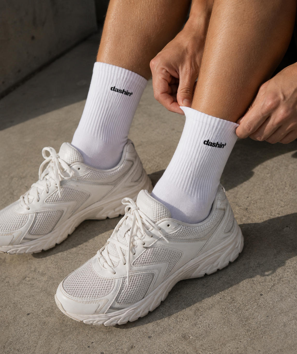 Dashin' crew socks in white
